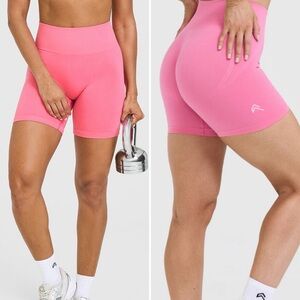 Oner Effortless High Waisted Seamless Shorts Peony Pink scrunch bum size medium